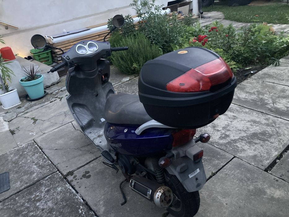Scuter  125 cmc Hyosung Boomer