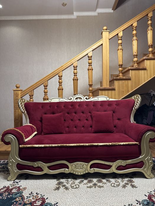 Mehmonxona uchun divan kreslo komplekt