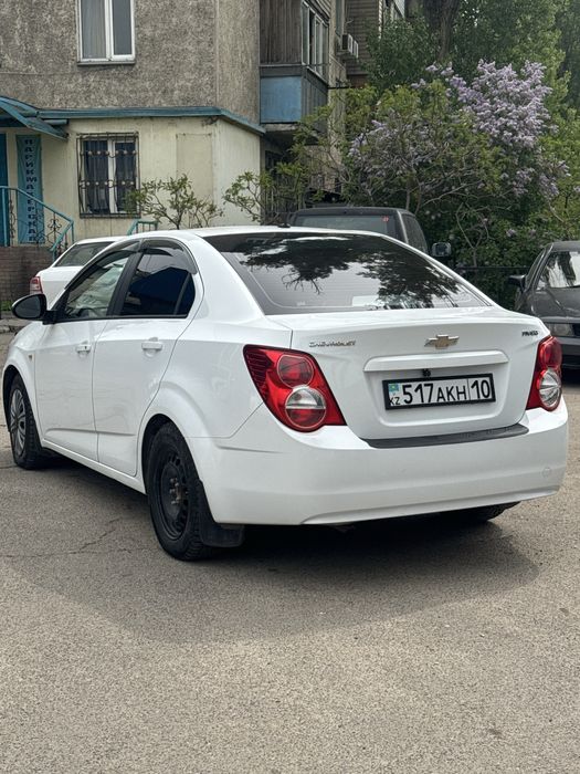 Продам машину шевроллет авео