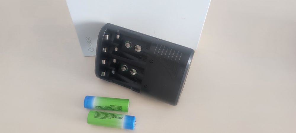 СРОЧНО ПРОДАМ Xbox series s 512гб 2 джостика/геймпада