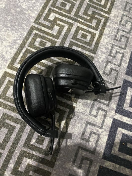 Продам наушники Marshall