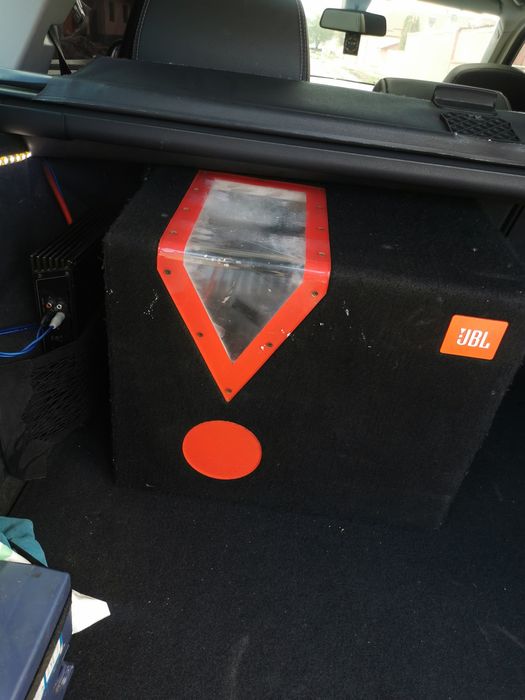 vând subwoofer auto