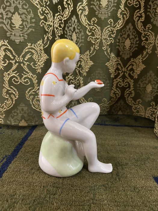 Статуэтка Мальчик с бабочкой. Полонне ЗХК