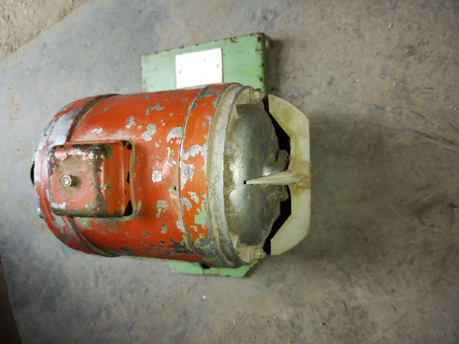 Продам элктродвигатель