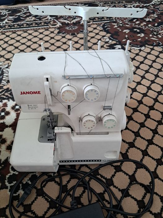 Продам Оверлог  JANOME
