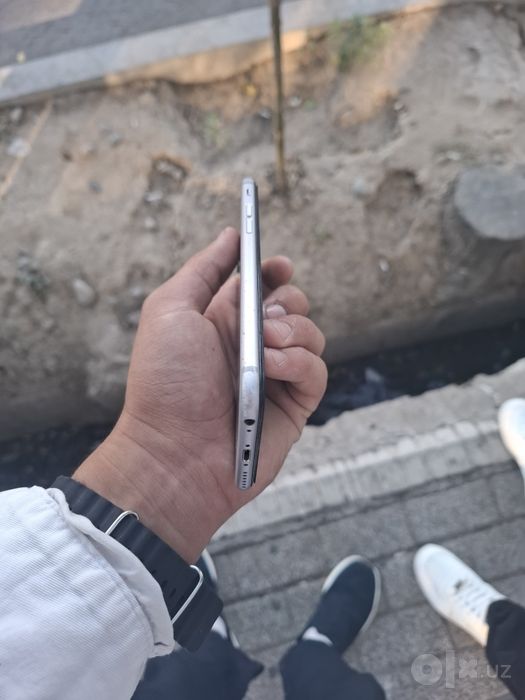 Iphone 6s sotiladi