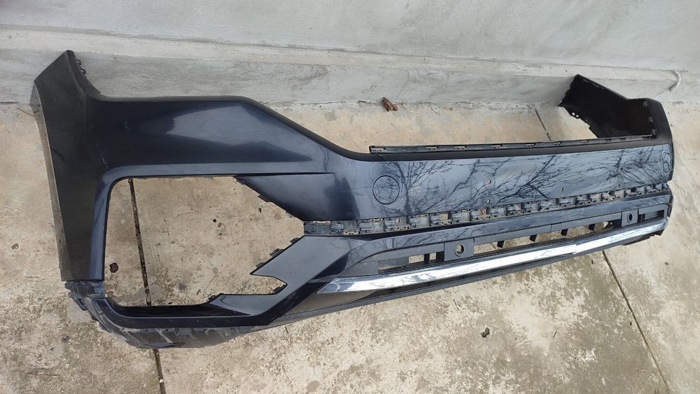 Bara fata cu grila centra  și bara spate cu Spoiler bara spate  Vw Touareg model 2020 CR
