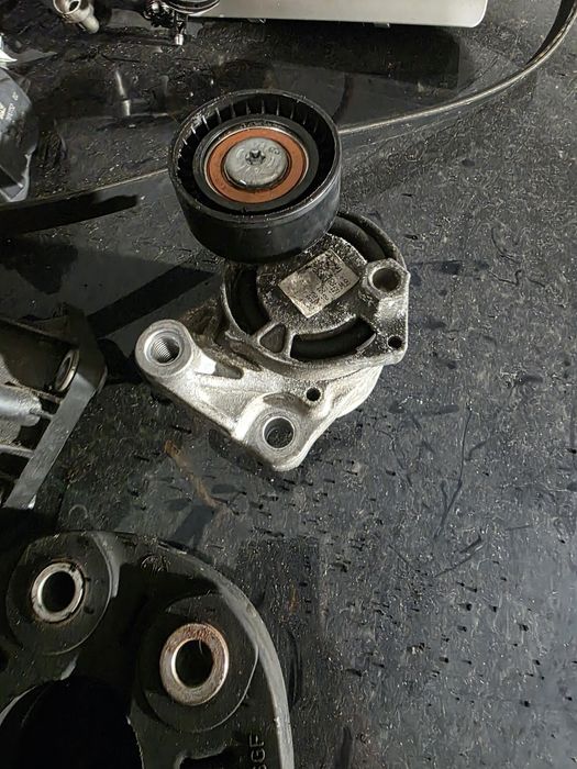 Обтегач за пистов ремък на BMW F10 F11 двойка дизел n47 184 коня