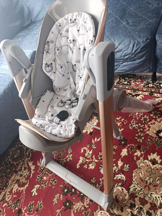 Lyulka va ovqatlanadigan stol juda ham baquvvat va yangi holatda.