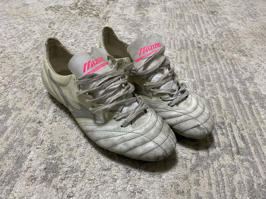 Продам бутсы мизуно