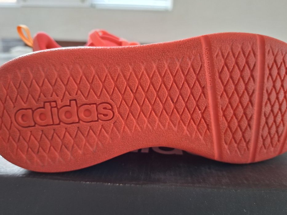 Дамски маратонки Адидас,  номер 36