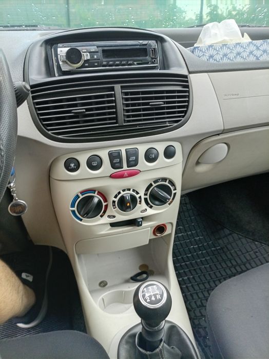 FIAT Punto 2004 — imagine 5