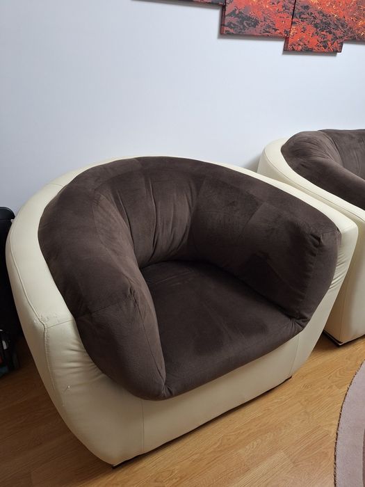 Set canapea extensibila și doua fotolii