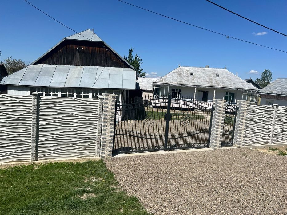 Gard din beton plăci și stâlpi