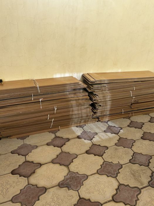 Ламинат б/у  и линолеум бу, плинтус