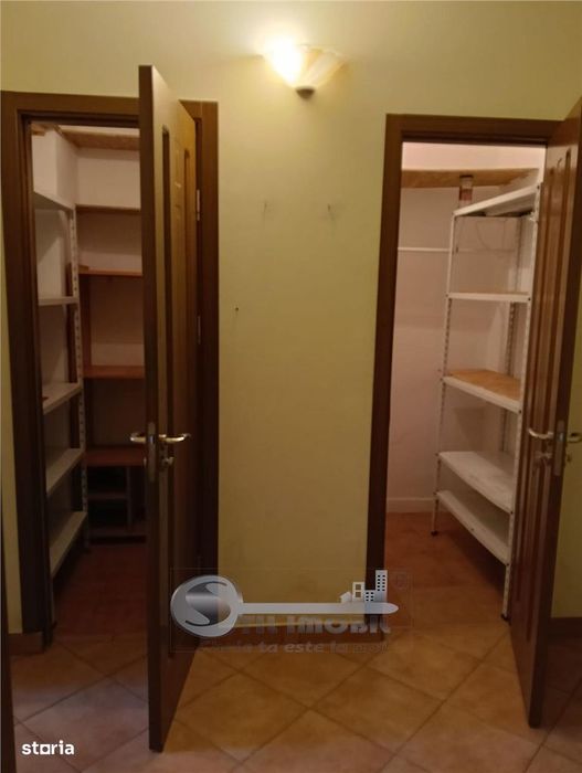 Apartament 2 camere de vânzare, ultracentral, Piața Unirii, etaj 1