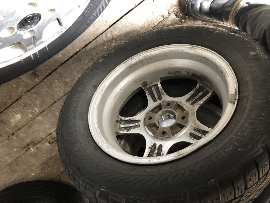 Продам срочно резину с дисками