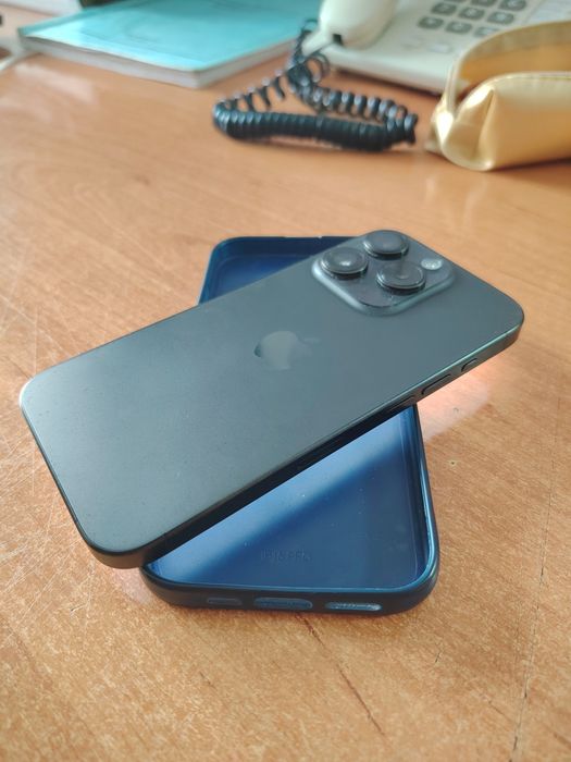 Iphone 15 pro 256 черный идеальный