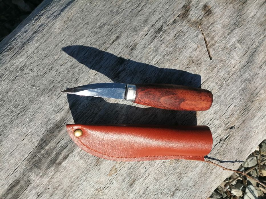 Для резьбы по дереву.