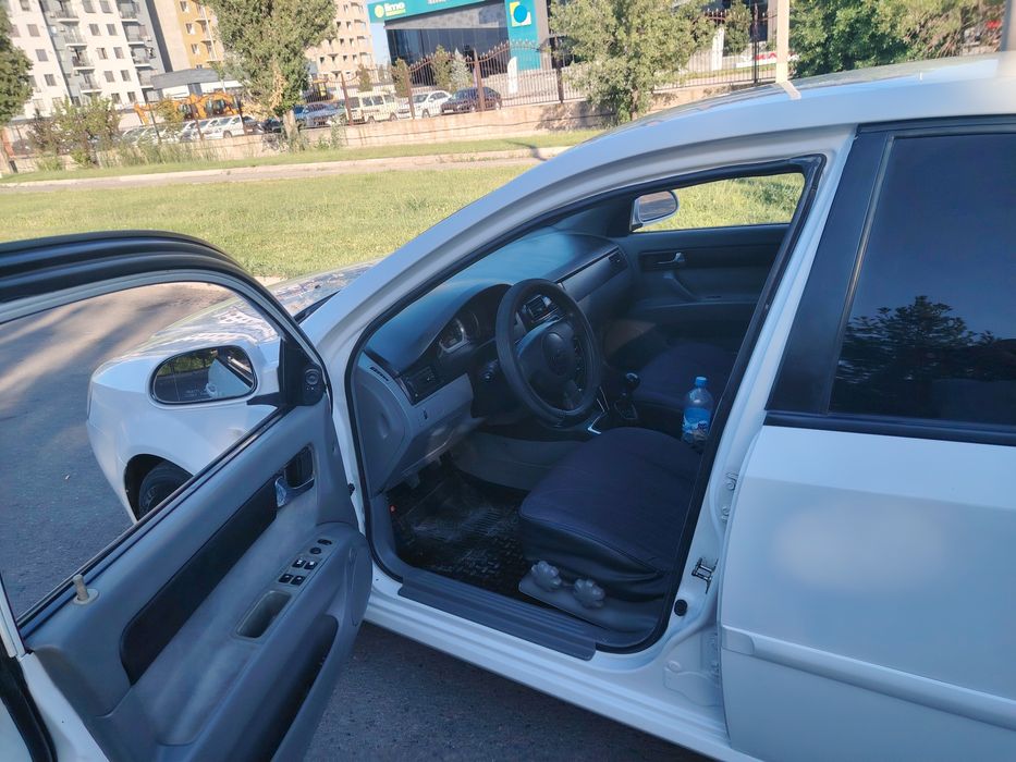 Шевралет ласетти