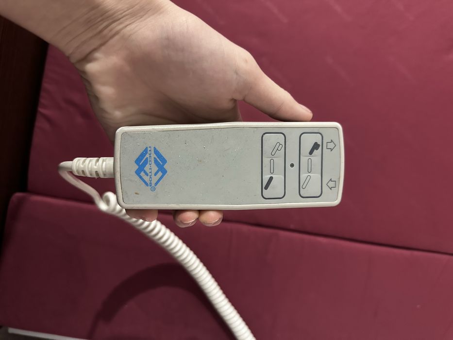 Медицинская кровать