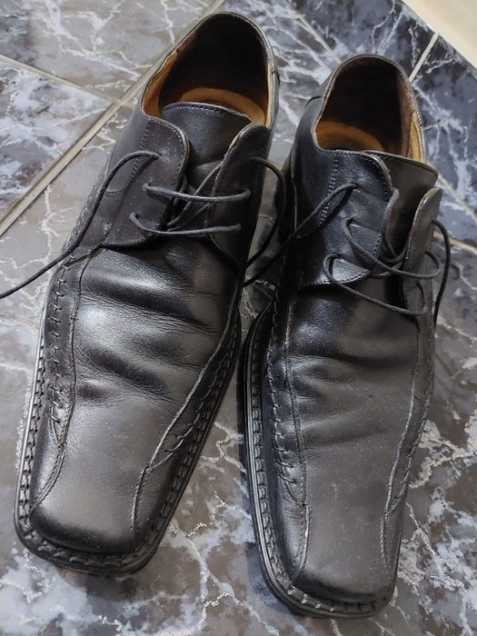 Pantofi negri din piele