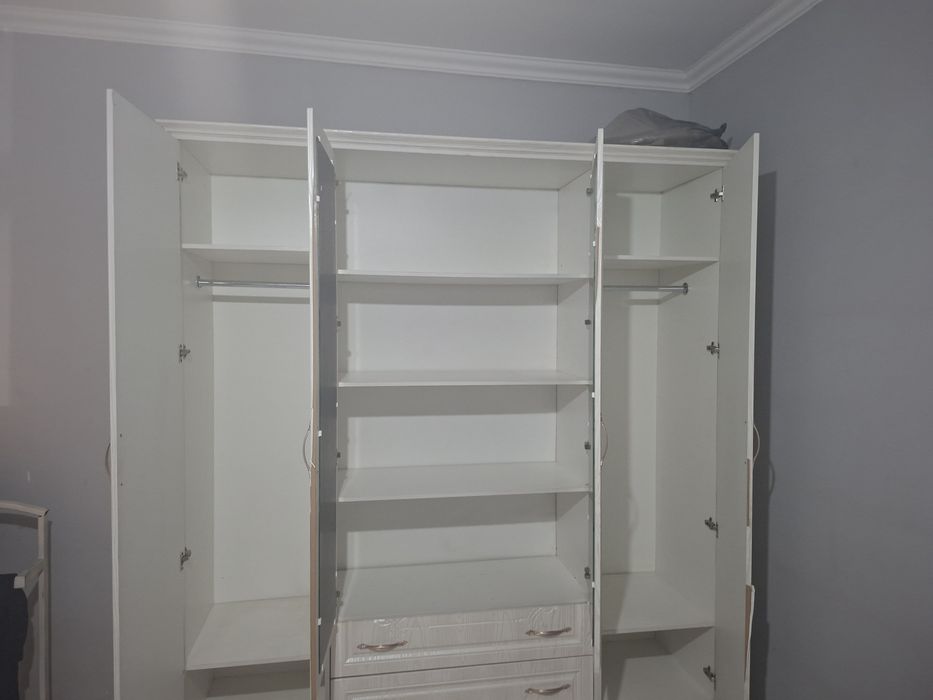Шкаф спальный Большой