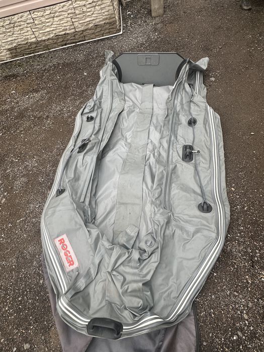 Лодка ,2удилище,2 катушка , держатель