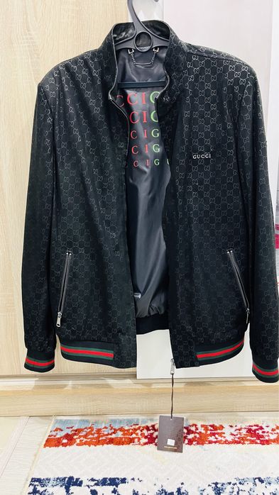 Продам новую куртку кожанную