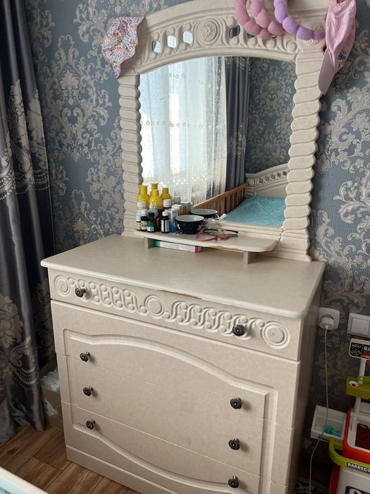 Продам б/у спальный гарнитур. Самовывоз.