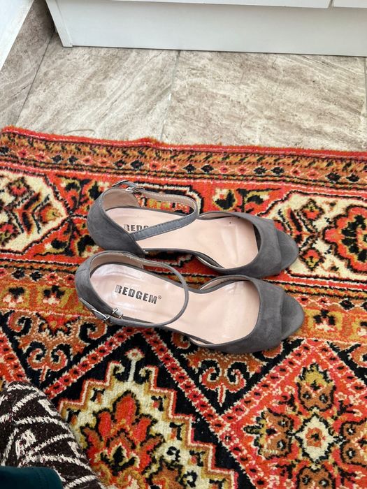 Продам обуви