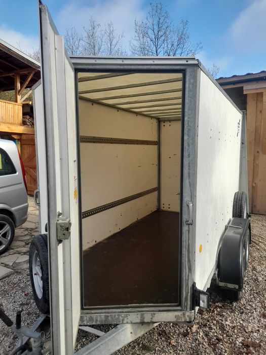 Затворено Ремарке 2700кг. Ифор Уилямс Iford Williams.
Модел BV105G