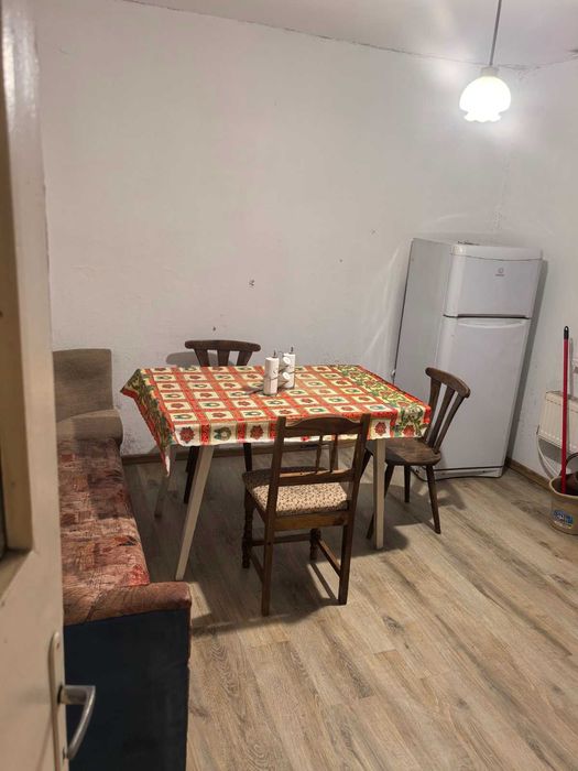 Тристаен етаж от къща под наем грови Иксър