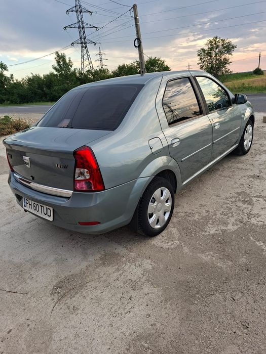 Vând Dacia Logan mod LAUREAT