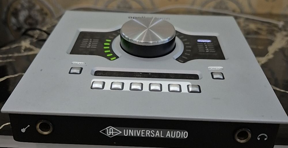 Interfata universal audio Apollo Twin

2 800 lei
