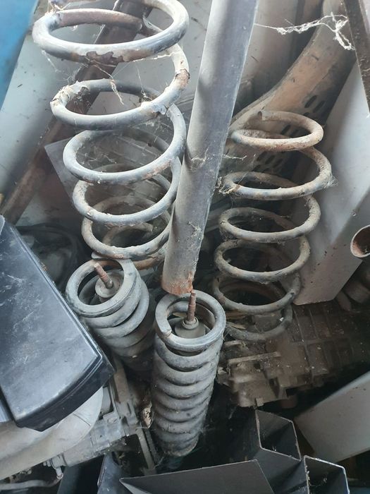 Пружини и амортисьори за Тойота Ленд Крузер J120