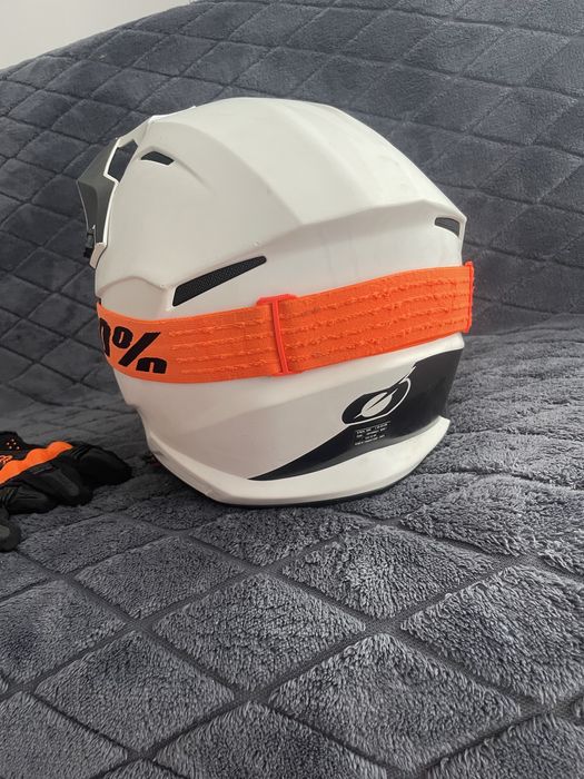 Каска очила ръкавици