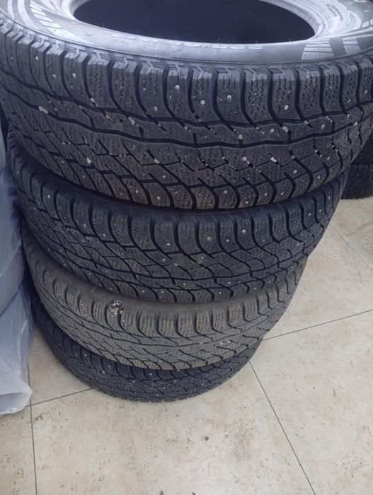 Продам комплект авто шин
