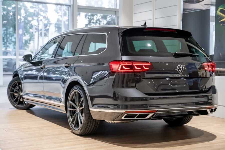 Facelift LED стопове за VW Passat B8/B8.5 Комби динамични мигачи