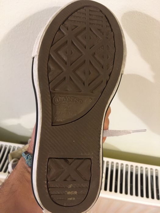 Tenisi Converse marimea 27 impecabili