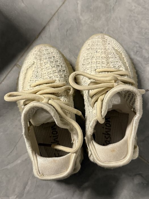 Детские кроссовки тканевые yeezy