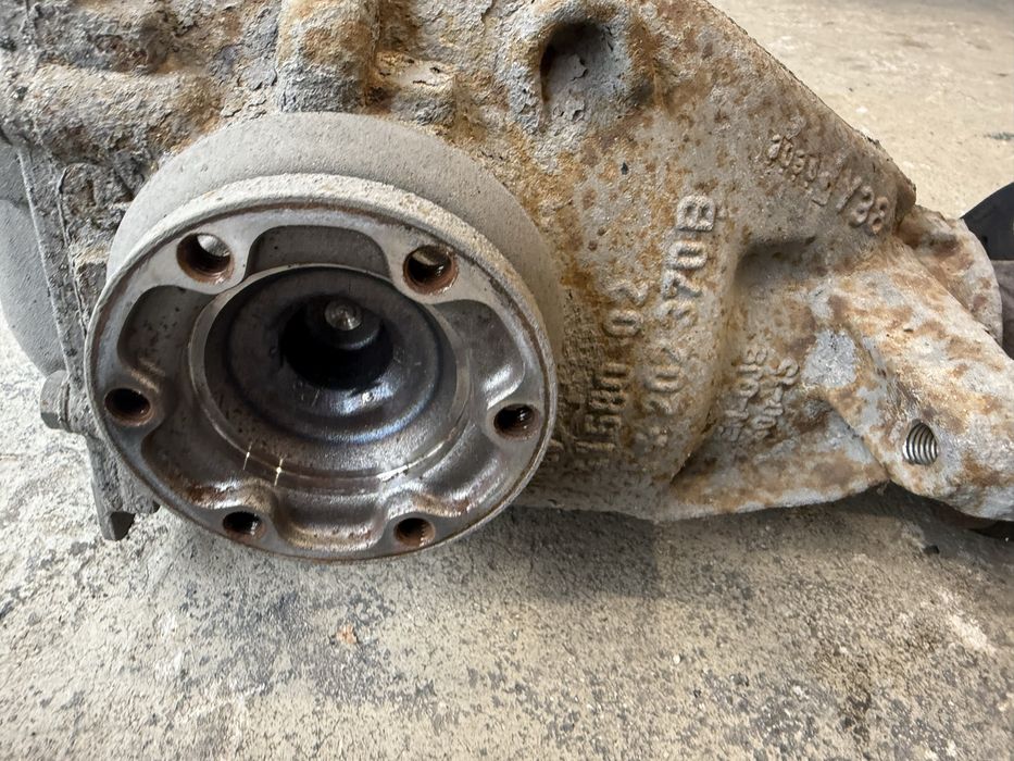 Диференциал 3.15 за е9х с полуоски и карфан