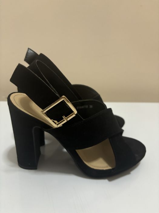 Продам босоножки 35 размер