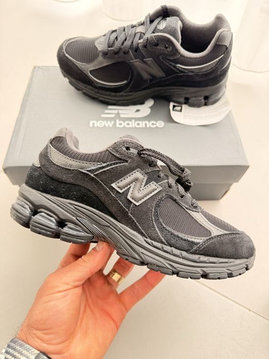 New Balance 2002r Triple Black
