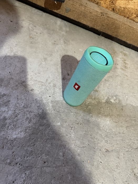 Boxa jbl in stare buna (nu tine bateria )