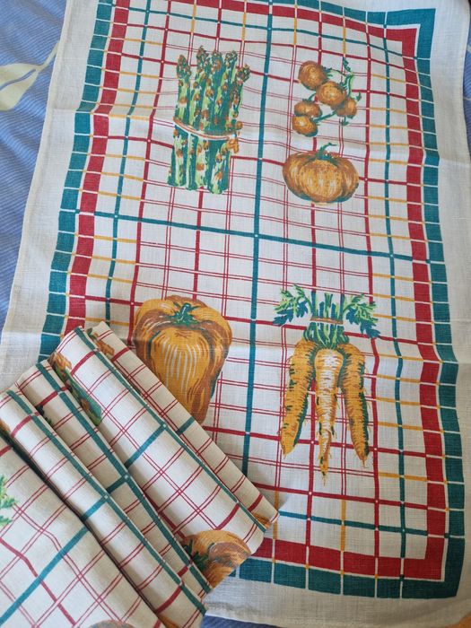 Скатерть, салфетки, полотенца