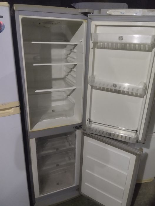 Холодильник срочно продается
