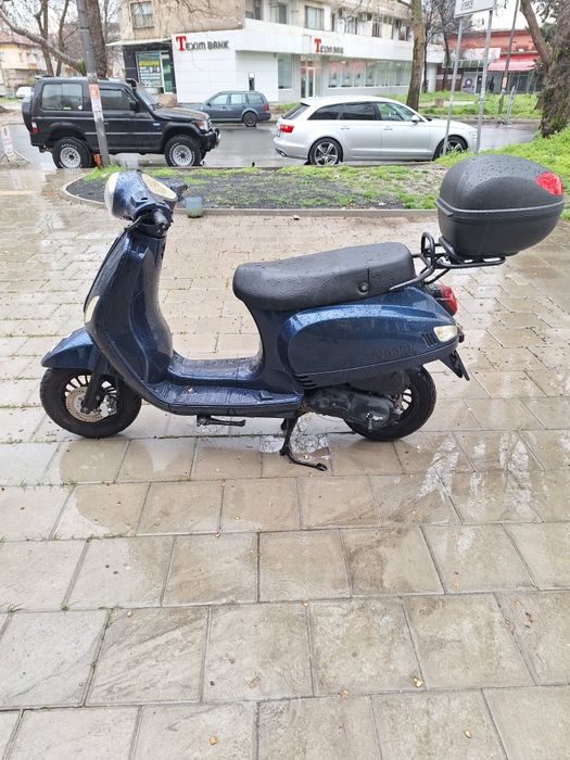 Продава се скутер BTC 50  кубика - нов внос