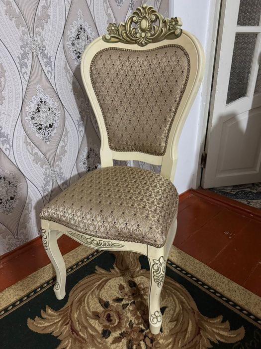 Продаються качественные стулья!