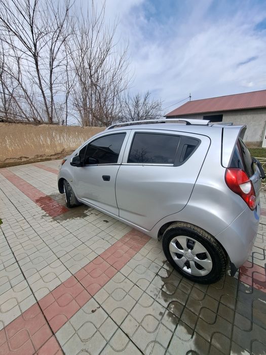 Спарк срочно сотилади